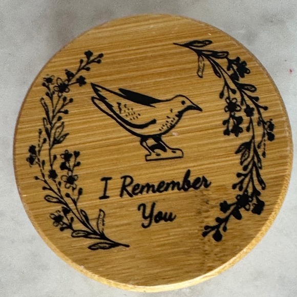 LitJoy Crate Keepsake Box Magnetic Closure‎ Wooden Round I Remember You 2" - Picture 1 of 3